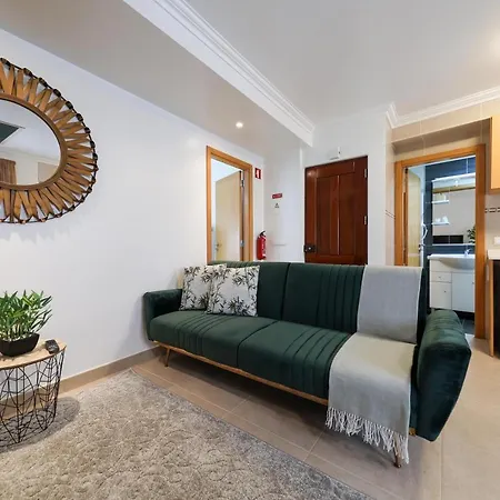 Manelmar アパート