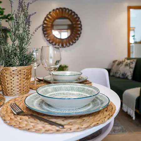 アパート Manelmar